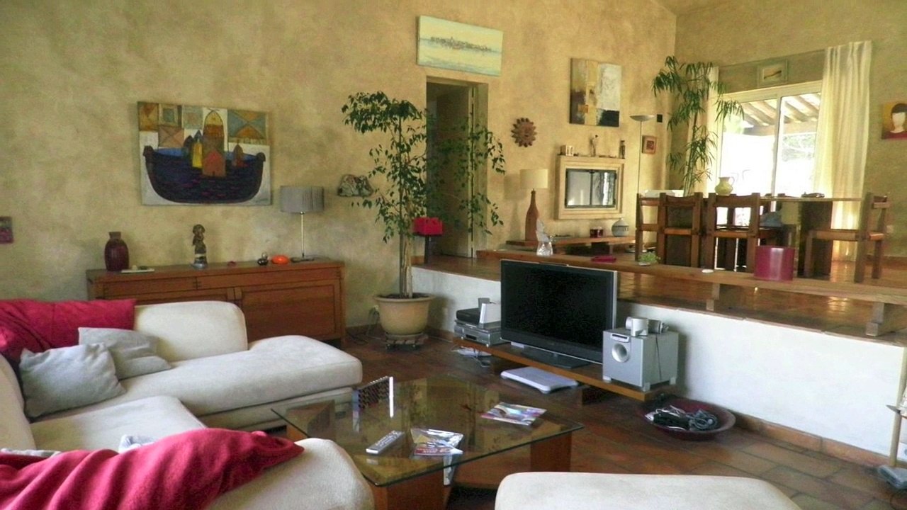 DRAGUIGNAN  Maison d'architecte  A VENDRE