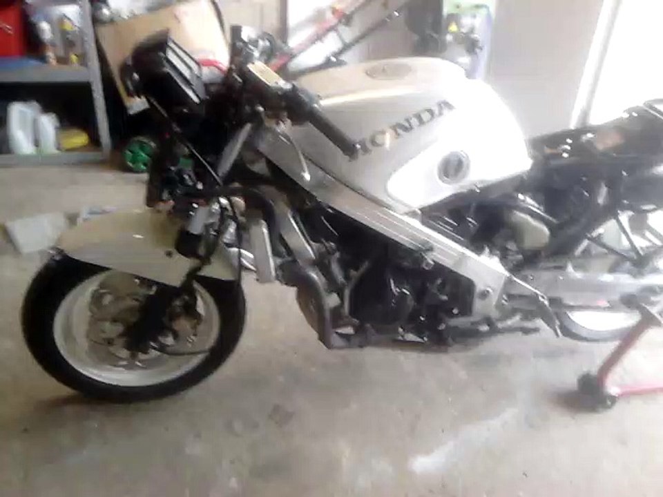 VFR 750 RC24 redémarrage