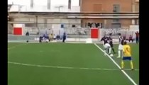 Foot: une technique insolite pour conserver la possession du ballon