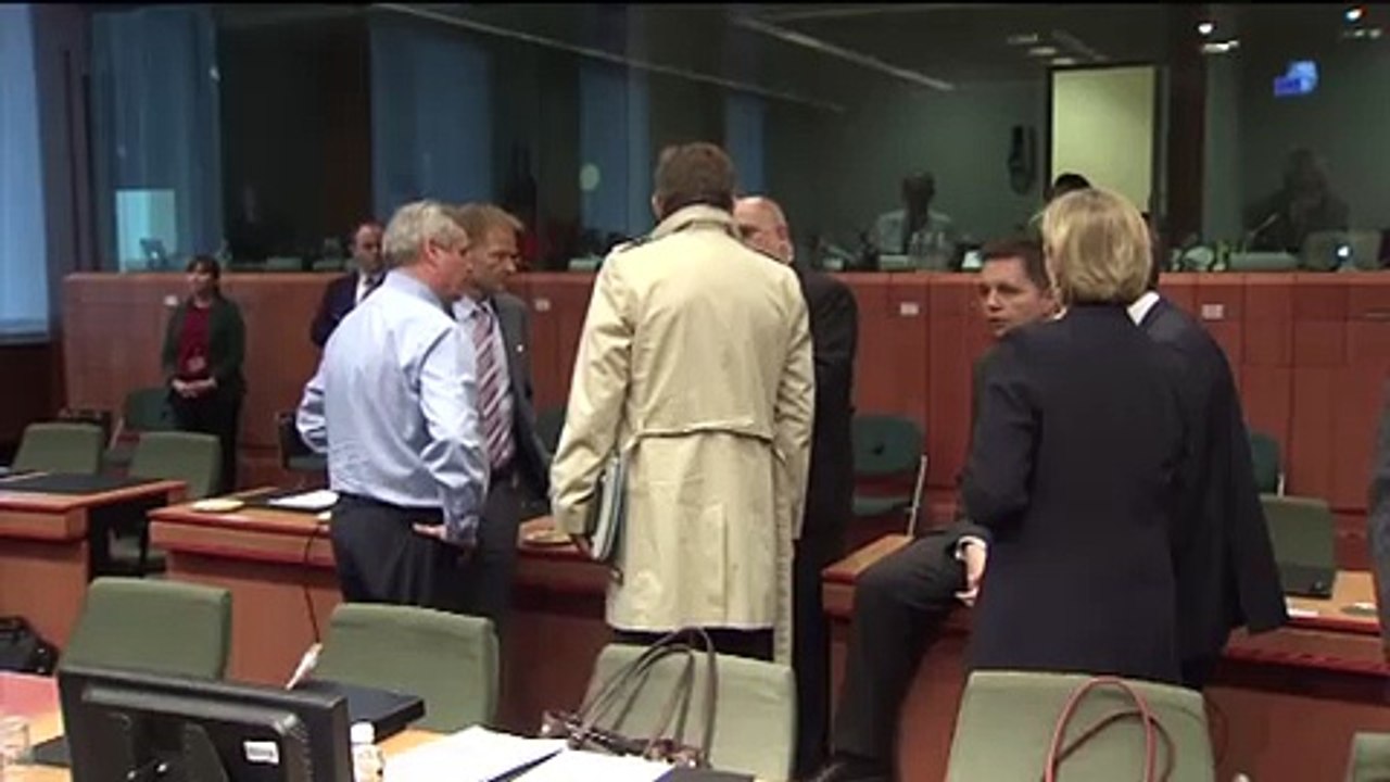 Οι υπουργοί παίρνουν θέσεις στο Eurogroup