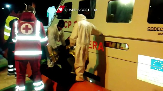 Itália resgata mais de dois mil imigrantes ilegais