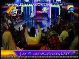 Aamir Liaquat Fell Down in his First Show of Inam Ghar Plus