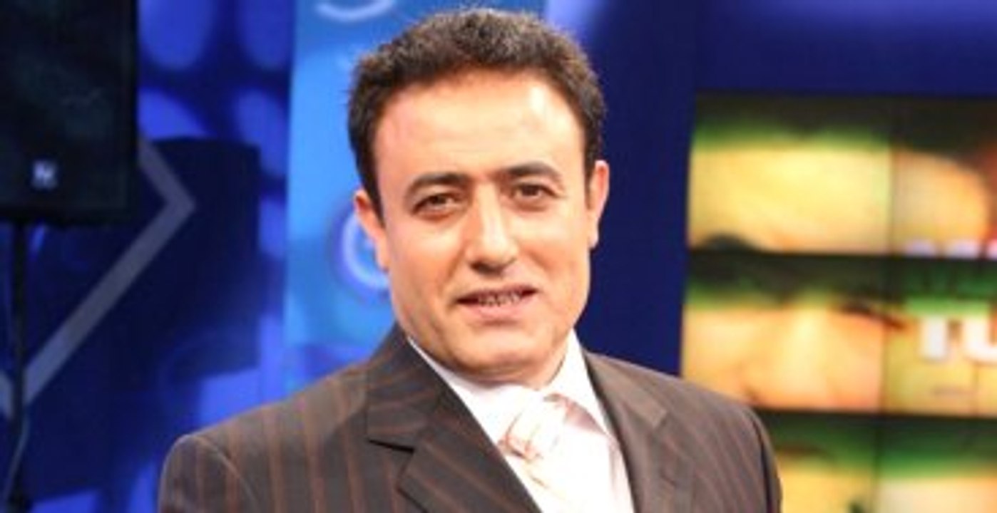 Mahmut Tuncer Fırıldak Ailesi  Filmi İçin İngilizce Şarkı Söyledi