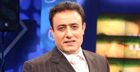 Mahmut Tuncer Fırıldak Ailesi  Filmi İçin İngilizce Şarkı Söyledi