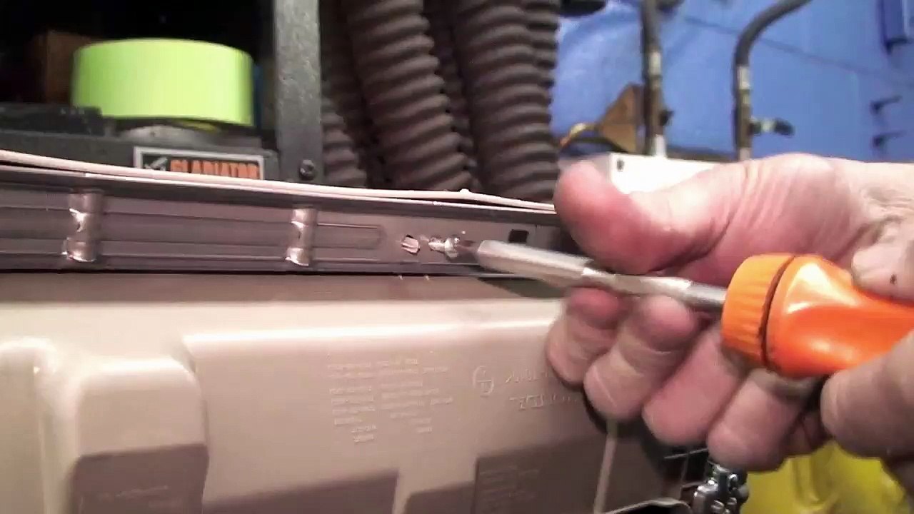 Episode #247 - 9th Generation Honda Accord Locking Glove Box Installation