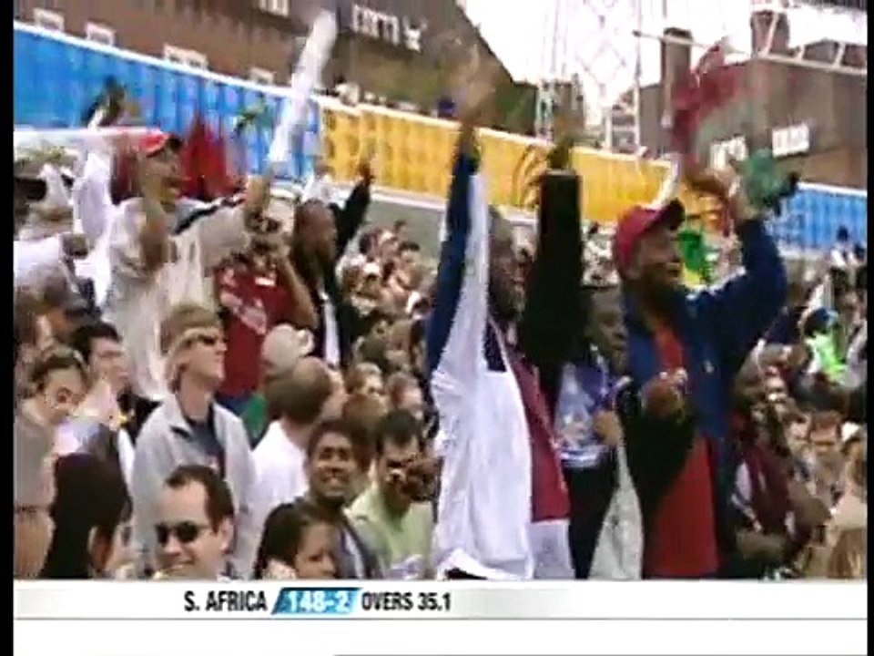 Dwayne Bravo Castles Jacques Kallis, Middle Stump, Champions Trophy 2004