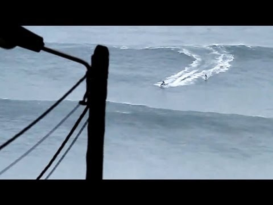 Carlos Burle Surfs Record Breaking Wave, Nazaré | EpicTV Surf Report, Ep. 80