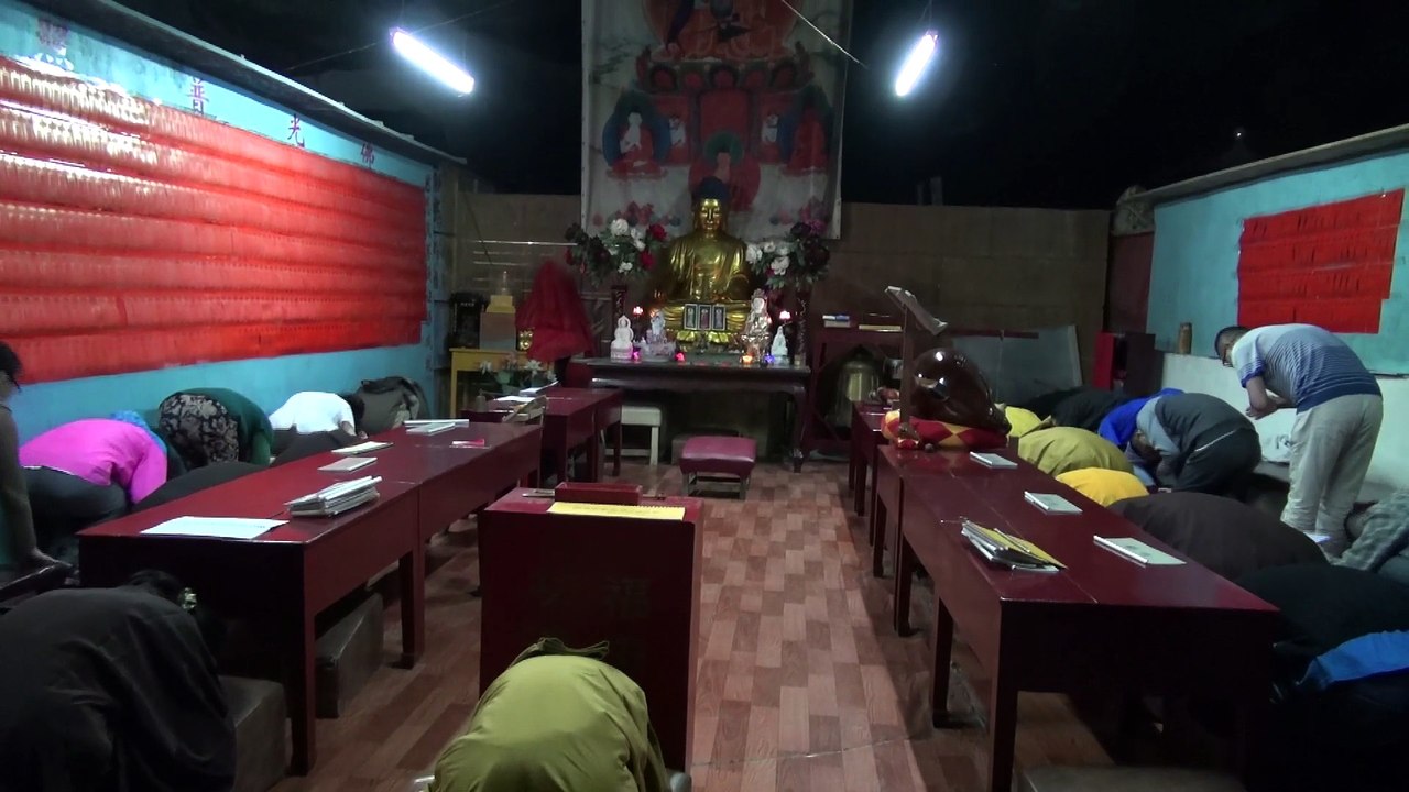 France 2 - En Chine, méditation dans un temple troglodyte