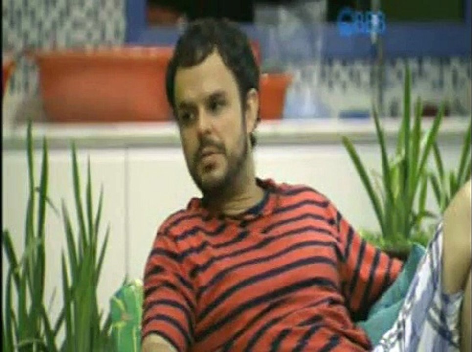 Mariza, Fernando e Aline falam da vida, de amor. Adrilles chega e fala do Rafael pra Fernando - 17.02.2015