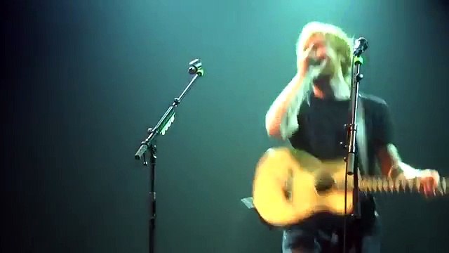 Ed Sheeran - Take It Back Superstition Ain t No Sunshine mash up @ Le Bataclan, Paris 27 11 14