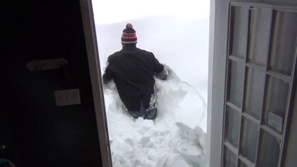 Try to open front door after incredible Snowstorm in Canada! Stormageddon 2015