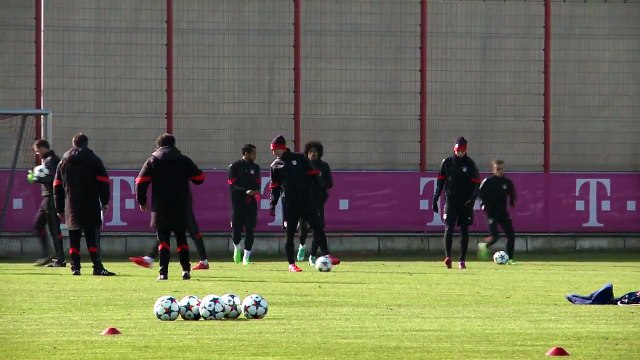 Thomas Müller (Bayern Munich) se moque de Cristiano Ronaldo