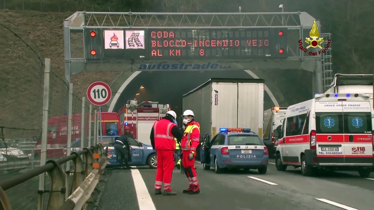 Multedo (GE) - Incendio nella galleria dell' A26, traffico in tilt (17.02.15)