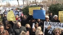 Anadolu Kadın Hareketi Üyeleri, Özgecan'ın Öldürülmesini TBMM Önünde Protesto Etti