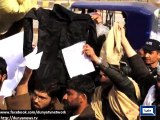 Dunya News - Peshawar: Jail wardens protest against their dismissal from job