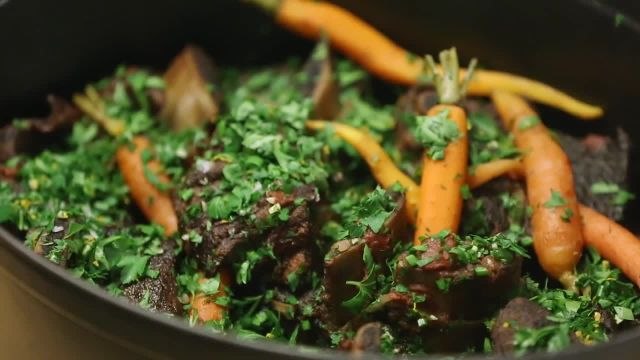 How to Make Red Wine-Braised Short Ribs