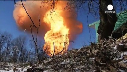 Ukraine truce close to collapse as clashes continue near Debaltseve