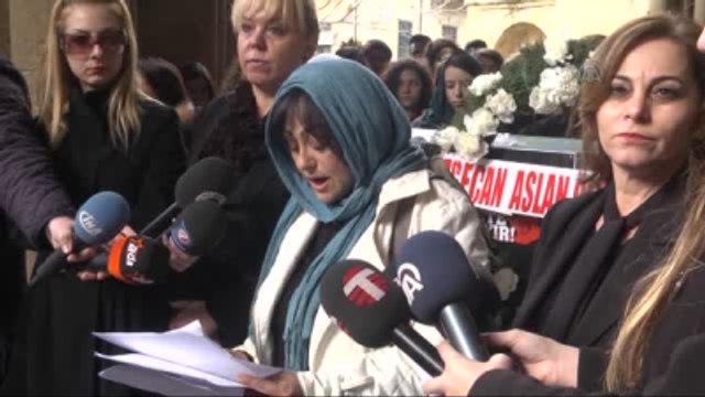 Özgecan'ın Öldürülmesi KKTC'de Protesto Edildi