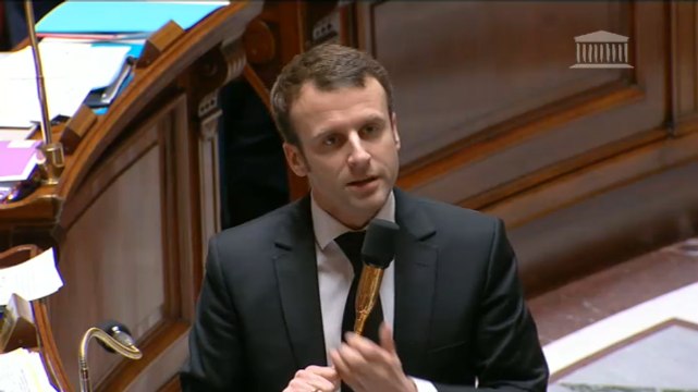 Emmanuel Macron chahuté à l'Assemblée nationale avant le vote de sa loi