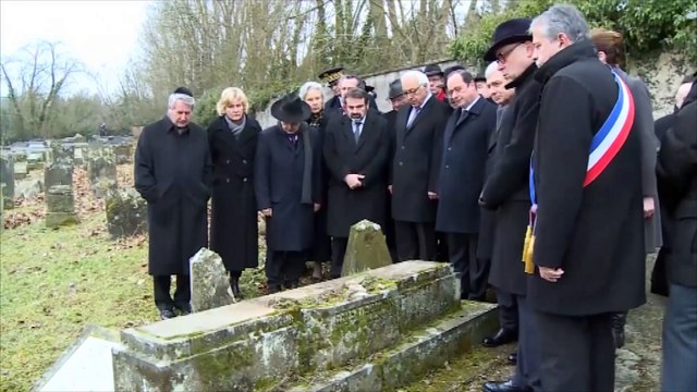 François Hollande au cimetière juif de Sarre-Union : « profaner, c'est insulter toutes les religions »