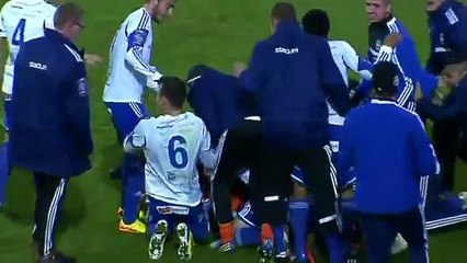 133# Un gardien marque un but en reprise de volée