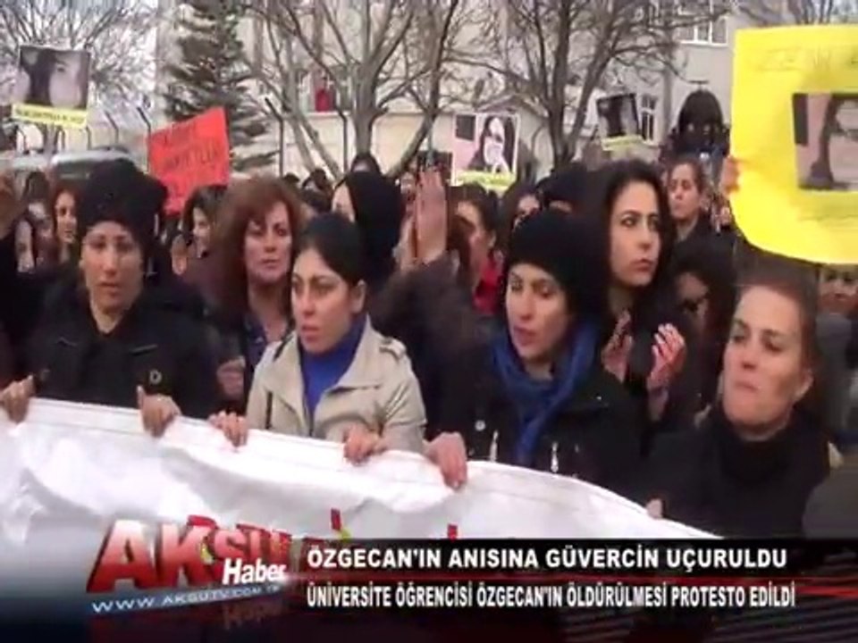 Elbistan'lı kadınlar Özgecan için yürüdü / Hunderte fordern in Elbistan Gerechtigkeit für Özgecan Aslan