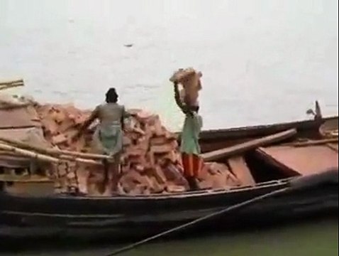 carrying style of bricks