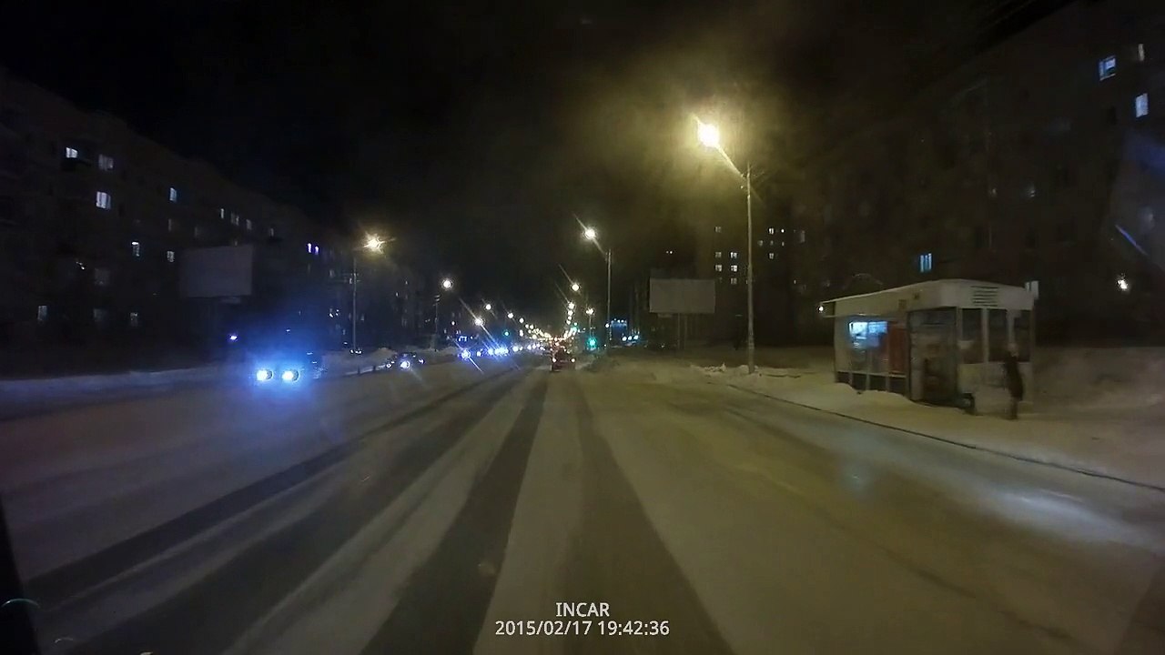 Ушел в занос - ДТП в Сургуте 17.02.2015