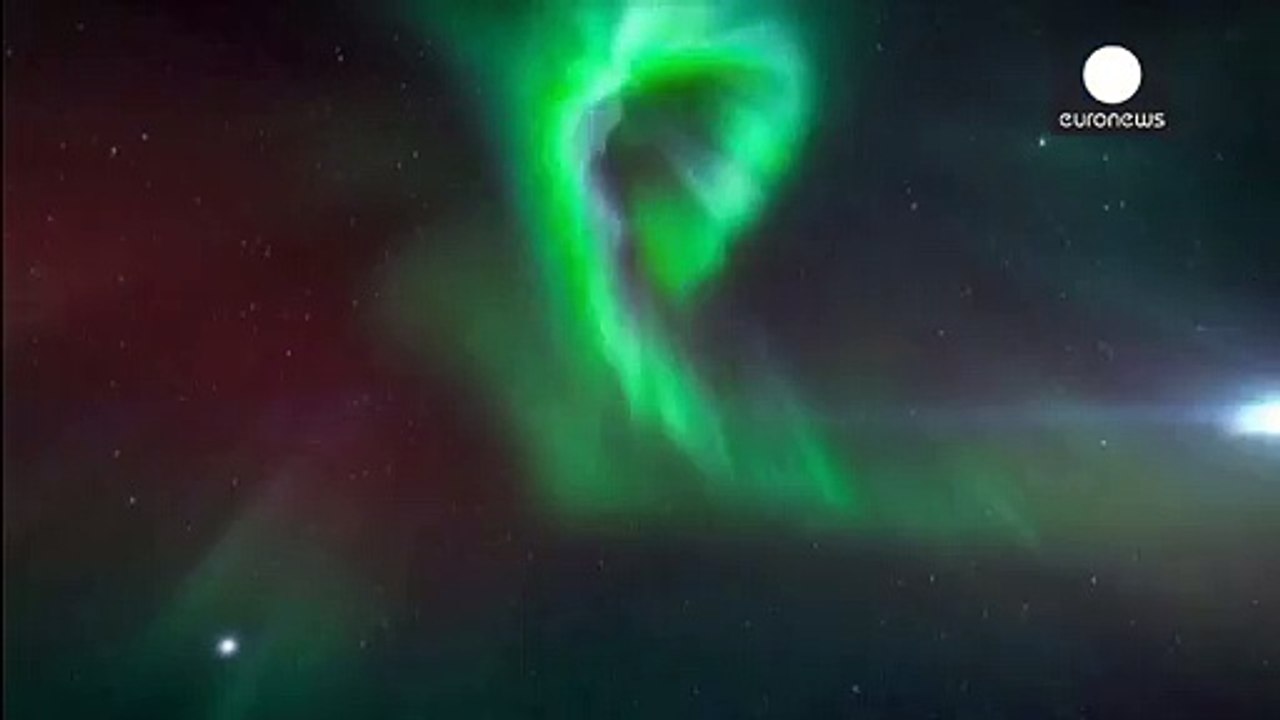 Zeitrafferaufnahme zeigt Polarlicht über Schweden