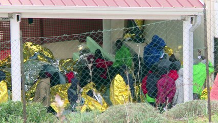 Lampedusa : le centre d'accueil des migrants débordé