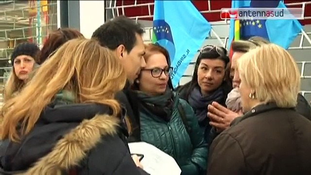 TG 17.02.15 Vertenza Auchan Bariblu Triggiano, i dipendenti chiedono certezze