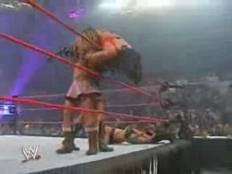 Divas-lenceria battle taboo tuesday 2005