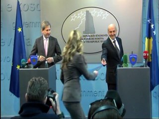 Konferenca e shtypit e kryeministrit Isa Mustafa dhe komisionarit të BE-së, Johannes Hahn