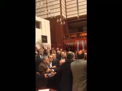 Meclis'teki kavganın ilk görüntüleri... Varan - 1