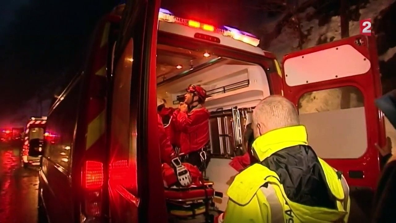 Cinq promeneurs emportés par une coulée de neige dans les Pyrénées