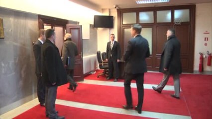 AB Komiseri Hahn, Kosova'da