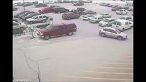 Un vieillard emboutit 9 voitures en sortant d'un parking !