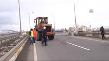 Tırdan Düşen Pamuk Balyaları Karayolunda Trafiği Aksattı