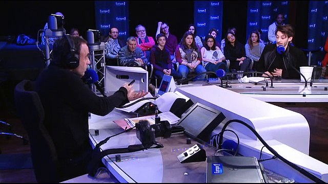 Une scène de baiser mouvementée entre Pierre Niney et Guillaume Gallienne