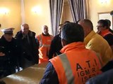 Operatori ecologici in agitazione Protesta a Palazzo del Carmine