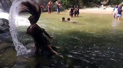 Yasaklanan şampuan reklamı