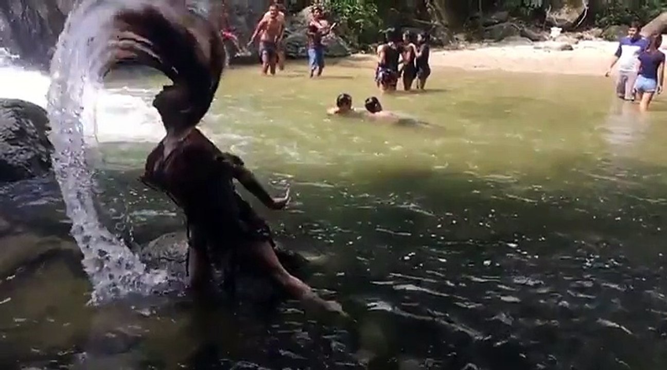 Yasaklanan şampuan reklamı