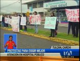 Realizan protesta para exigir mejor atención en el Hospital Público de Tulcán