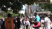 Manifestantes en Chacaíto les habla a periodista de TVES sobre situación del país