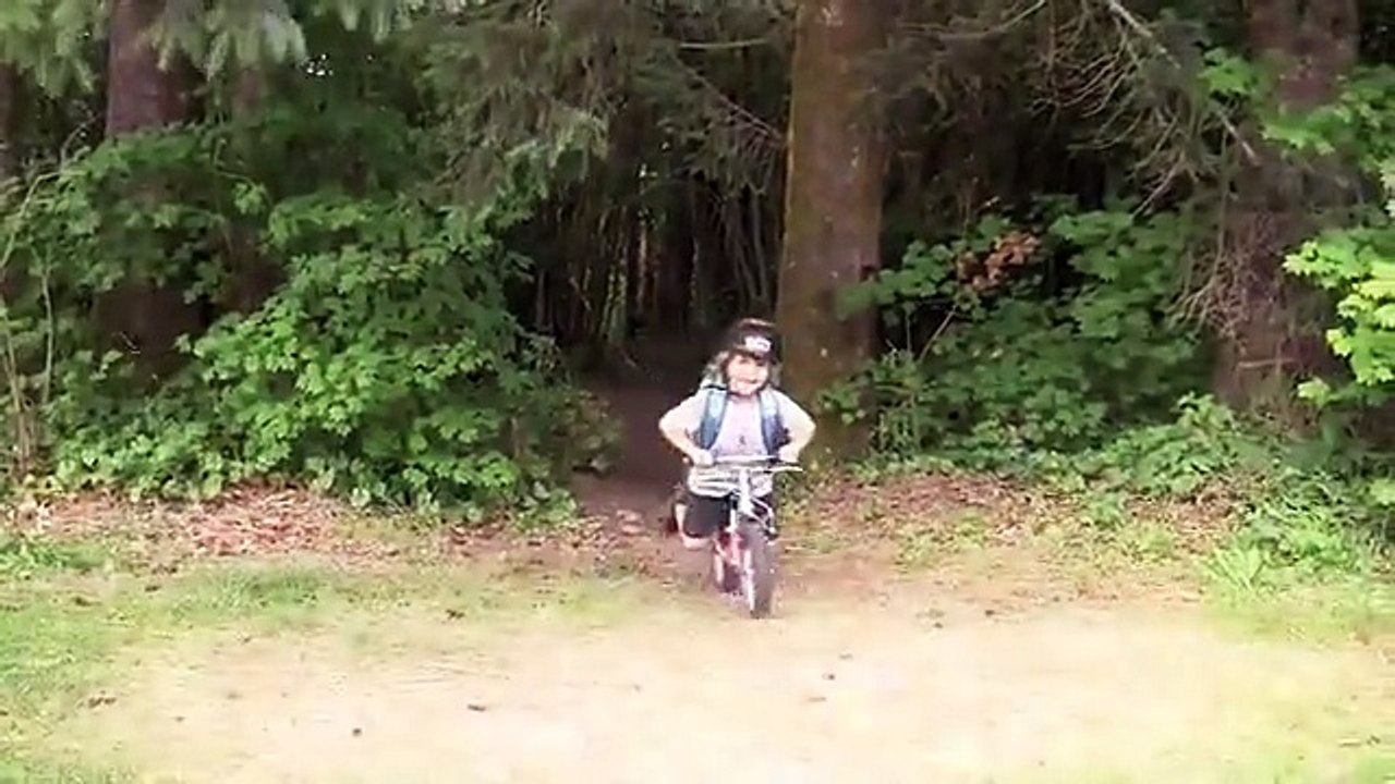 Un enfant de 5 ans hyper doué en BMX