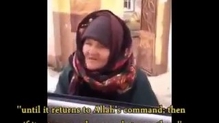 Quand une vieille dame s'en prend à des terroristes de l'État islamique