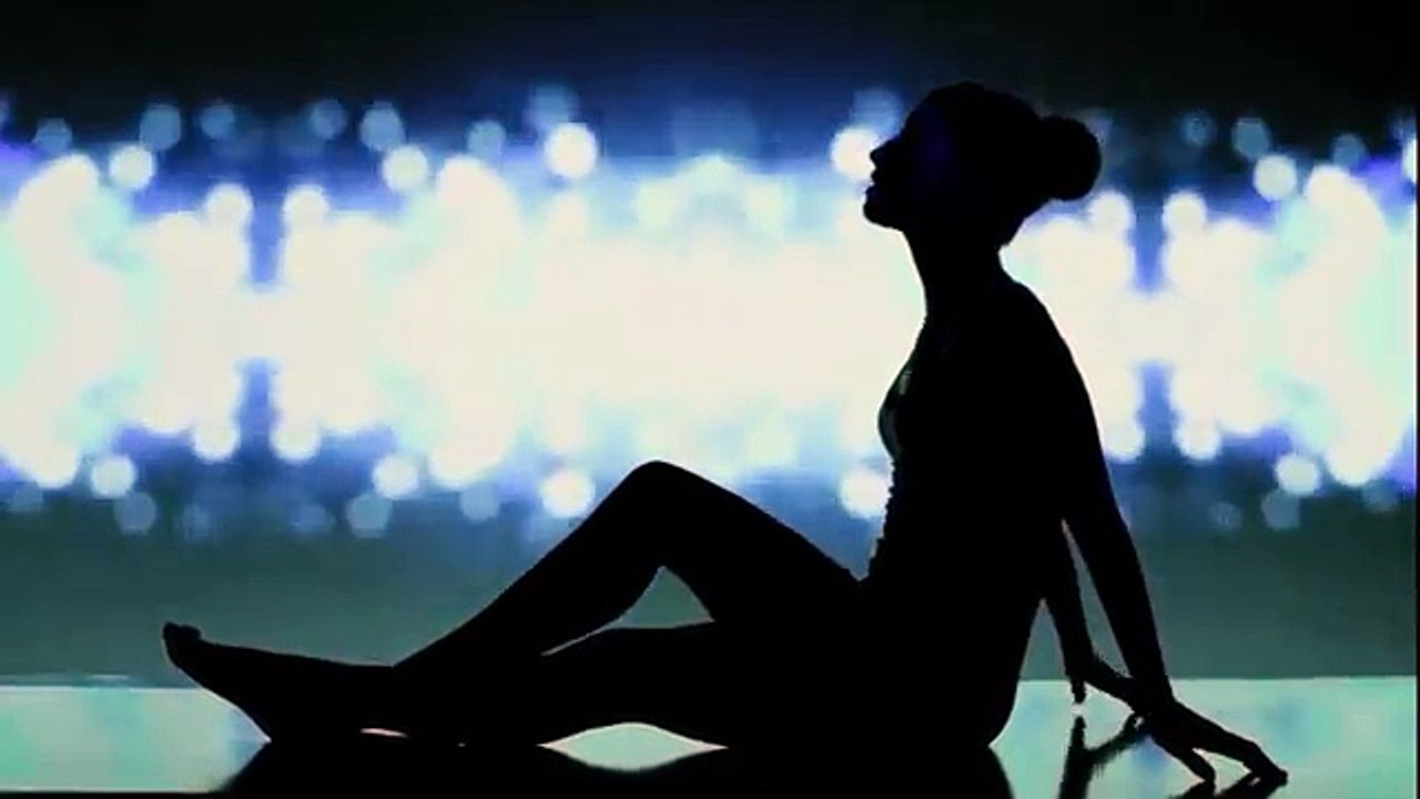 B.o.B - Airplanes ft. Hayley Williams of Paramore [OFFICIAL VIDEO]