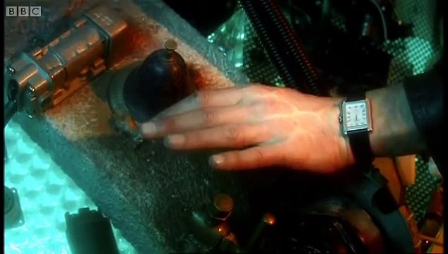 Ninth Doctor regenerates - Christopher Eccleston to David Tennant - Doctor Who - BBC