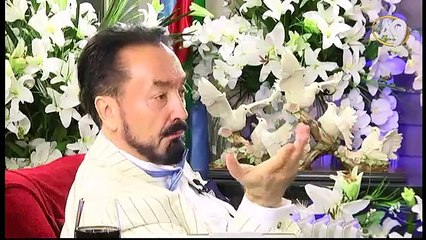 Atatürk hem saray hem de İngiliz terbiyesi aldığı için çok klas bir liderdi.