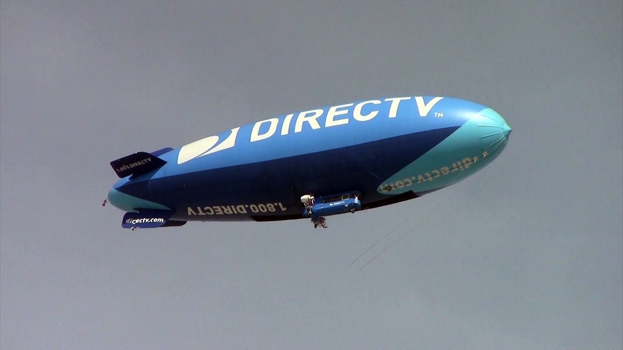 DirecTV Blimp Flies Over Palm Springs, CA